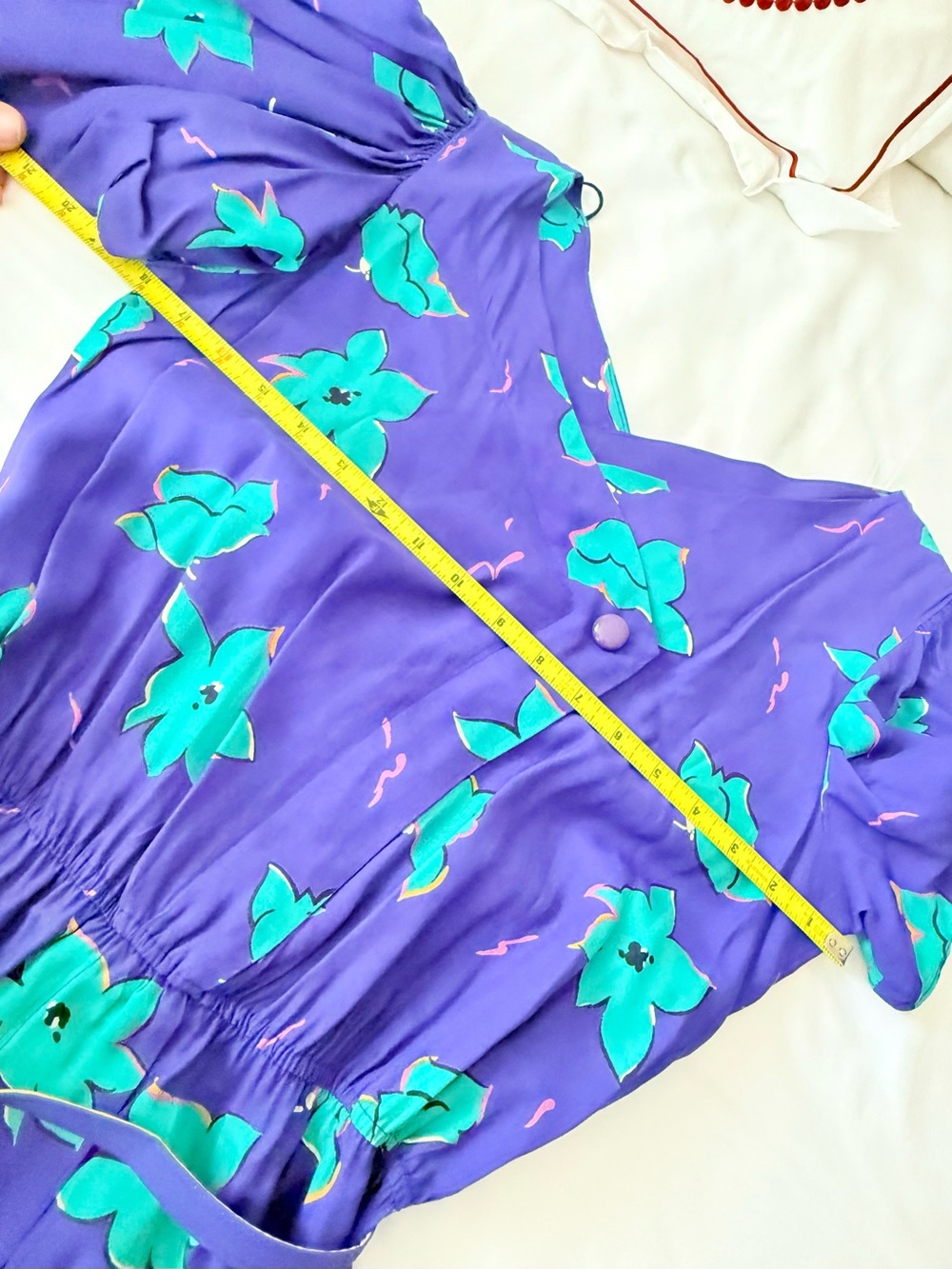 Vintage 1980s Purple Dress with Flutter Sleeves and Teal Floral Print - Picture 4 of 8